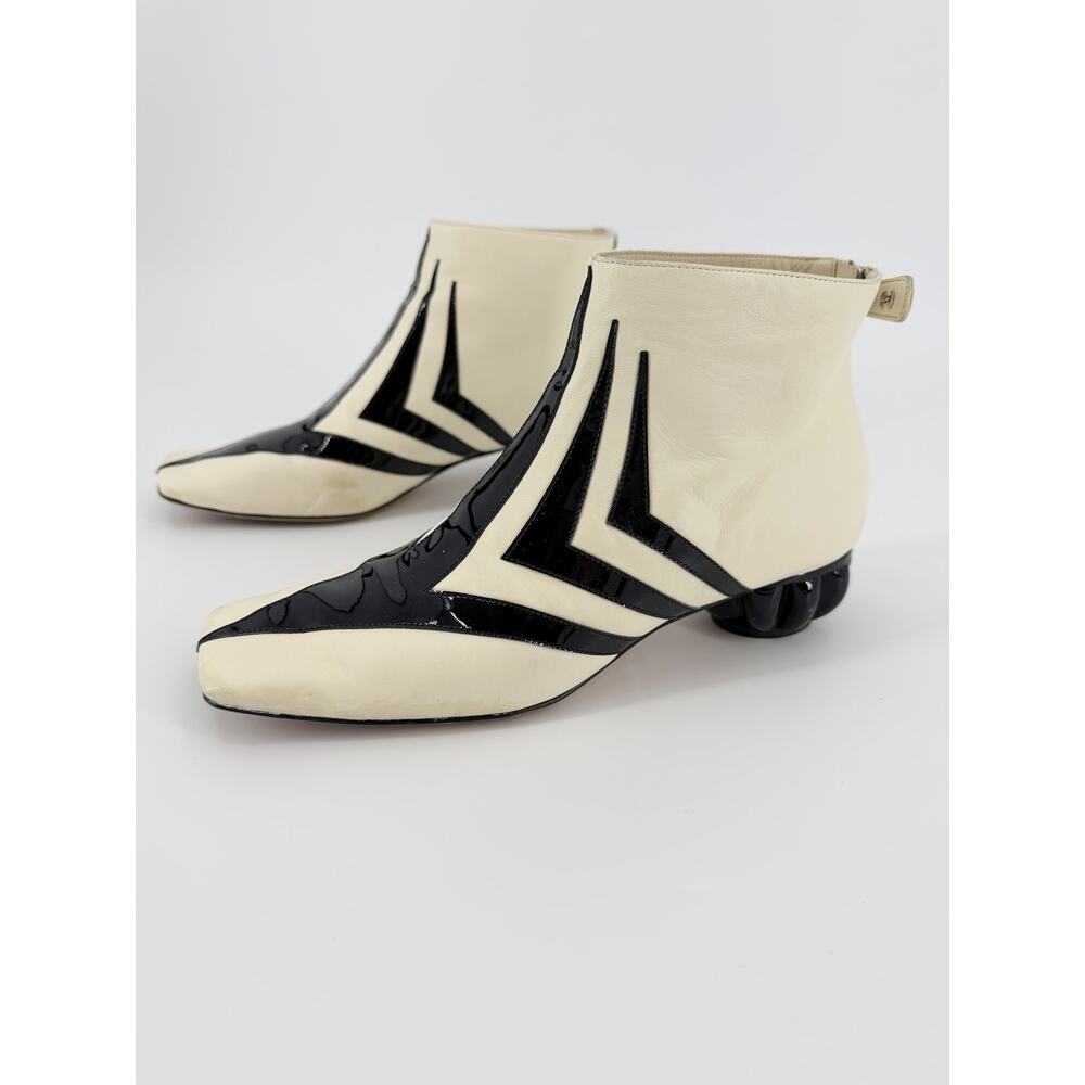 Chanel Ankle Boots Black Ivory Patent Leather Square Toe Heritage 37 2012 Runway - Picture 3 of 11